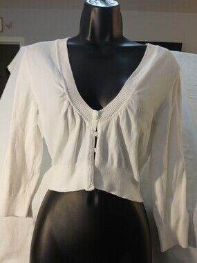 Pre-loved Women's White V-Neck Button-Front Women's Cardigan.